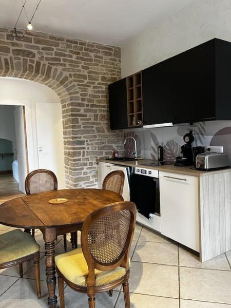 A la foto es mostra l'objecte Charmante maisonnette avec vue sur le Clos Vougeot situat a la ciutat de Vougeot.
