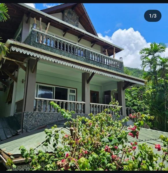 Romance Bungalows, Beau Vallon