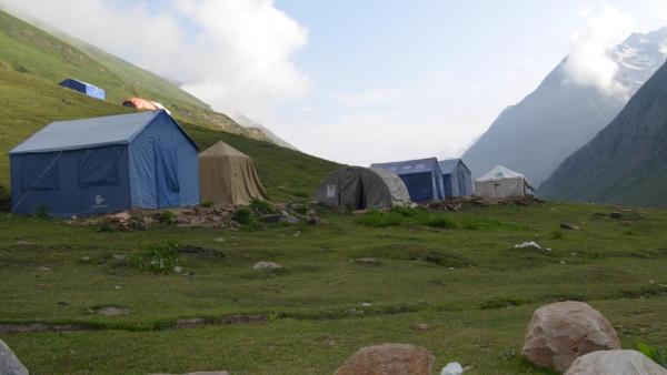 En la foto se muestra el objeto Outdoor Adventures Camp Ratti Gali Lake ubicado en la ciudad de Arangkēl.