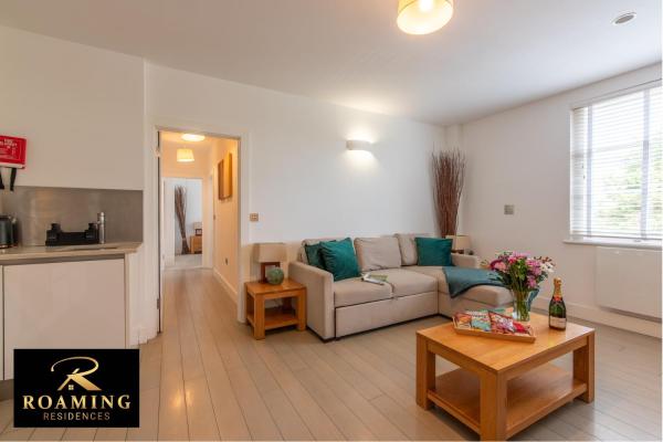 Sleeps 6 - Central - Free Secure Parking - 2 Bath - 헨리온템스