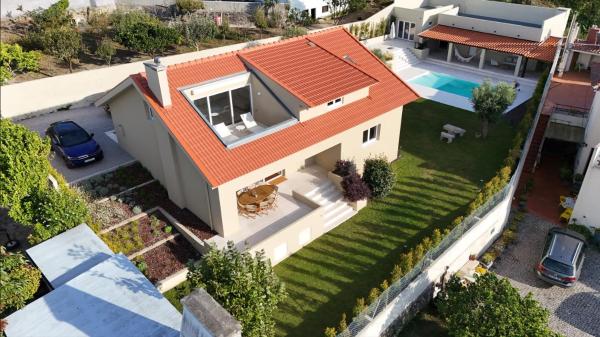 3 Olives House - by 3 Marias Residence