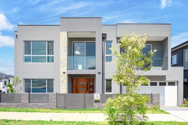 The photo shows the Campbelltown Sweet 5Br house with WiFi&Parking located in the city of Campbelltown South.