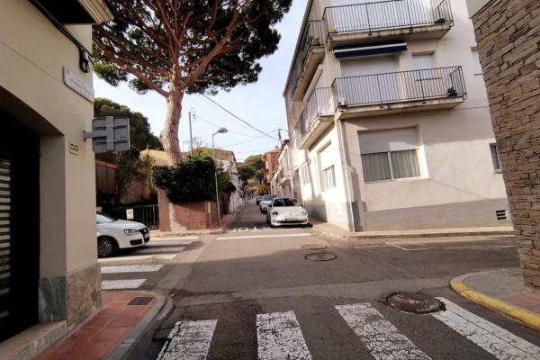 Peral 32 - Baix amb Pàrquing photo 2