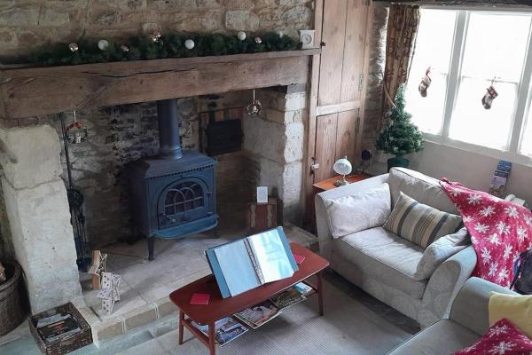 A la foto es mostra l'objecte Well Cottage situat a la ciutat de Rode.