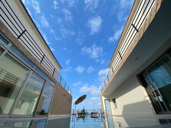 Στη φωτογραφία φαίνεται το αντικείμενο Luxurious 4 Bedroom villa with magnificent views που βρίσκεται στην πόλη Phterykha.