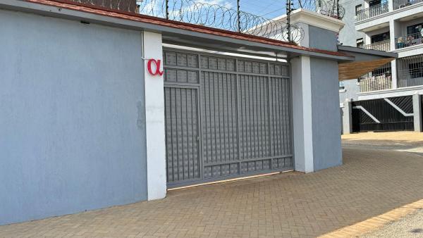 En la foto se muestra el objeto Classic residence juja ubicado en la ciudad de Kalimoni.