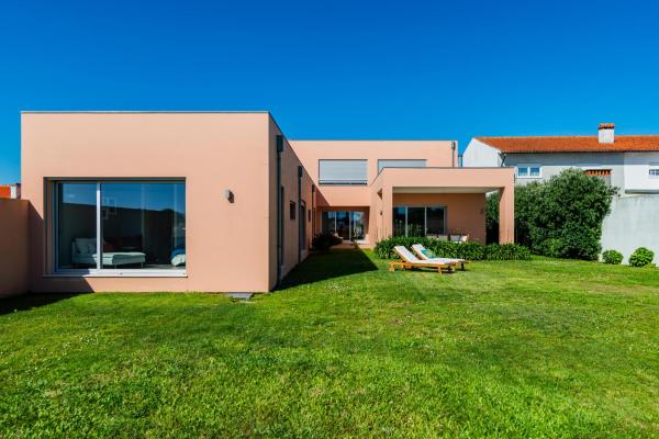 写真にはEixo市にあるVilla Joana - Moradia premium em Aveiroが写っています。