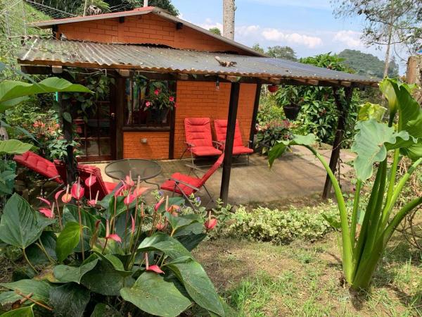 Na foto é possível ver o objeto El Barranquero cabaña La Tangara localizado na cidade de Cali.