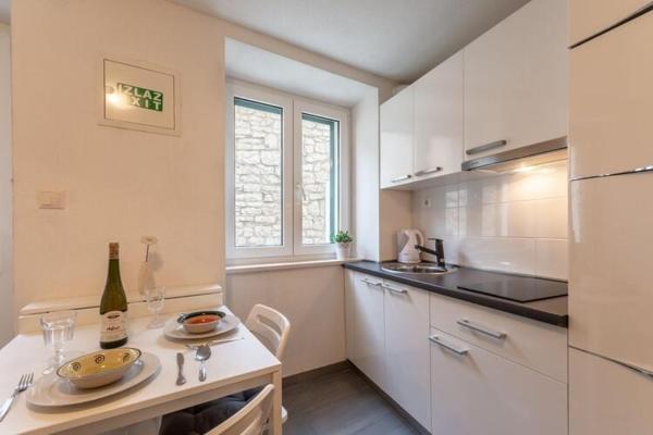 På billedet ses objektet Apartments Sonja - Studio Apartment ST beliggende i byen Pučišća.