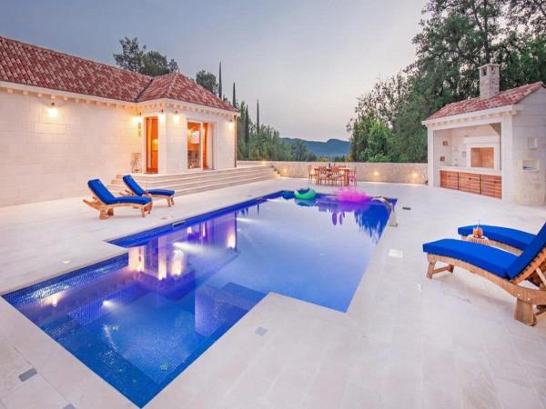 Villa Ivi -Two Bedroom Villa With Swimming Pool - Ragusa Vecchia