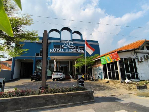 En la foto se muestra el objeto Royal Kencana Hotel powered by Cocotel ubicado en la ciudad de Batealit.