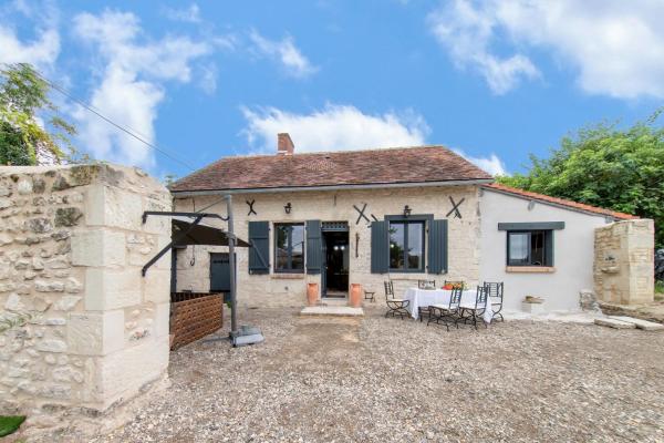 Auf dem Foto ist das Objekt Laureanna - Maison avec jardin de 1000 m2 in der Stadt Les Ormes zu sehen.