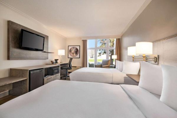 Rom med 2 queen-size-senger - Kjæledyr tillatt / Røykfritt — 29 m² - Ramada by Wyndham Cornwall