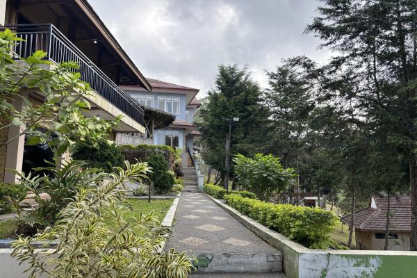 The photo shows the Puncak Darajat Highland located in the city of Cisurupan.