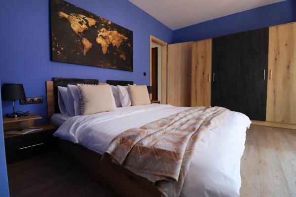 På billedet ses objektet New Sofia Sunset 1BDRM, Free Parking and Terrace beliggende i byen Sofia.