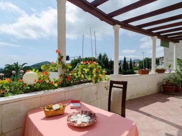 Apartments Mamma Mia - Comfort One Bedroom Apartment With Terrace - Mlini