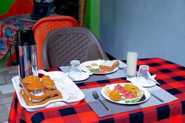 A la foto es mostra l'objecte L&j modern backpackers BnB situat a la ciutat de Dar es Salaam.
