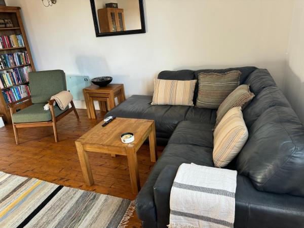 A la foto es mostra l'objecte Sunshine cottage situat a la ciutat de Blackrod.