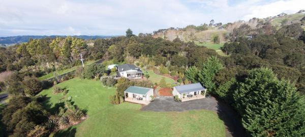 На фото показан объект Auckland Country Cottages, расположенный в городе Hunua.