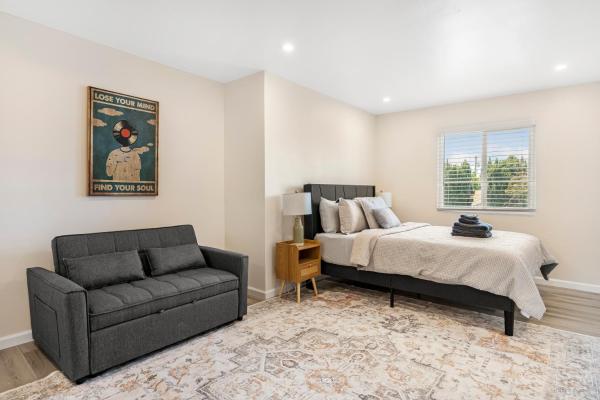 Central Hollywood Apartment, Los Angeles