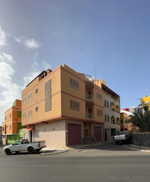 Nella foto è visibile l'oggetto Casa Lima situato nella città di Mindelo.