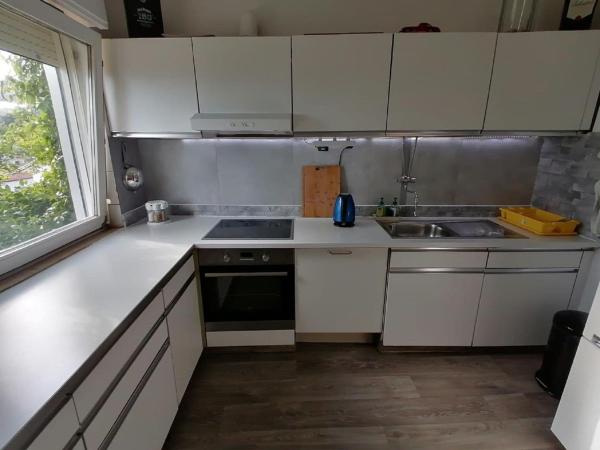 Na fotografii je vidět objekt Villa Elit-Two Bedroom Apartment with Sea View Terrace A1 nacházející se ve městě Sumpetar.