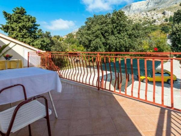 A la foto es mostra l'objecte Guest House Fontana - Standard One Bedroom Apartment with Balcony and Sea View situat a la ciutat de Mlini.