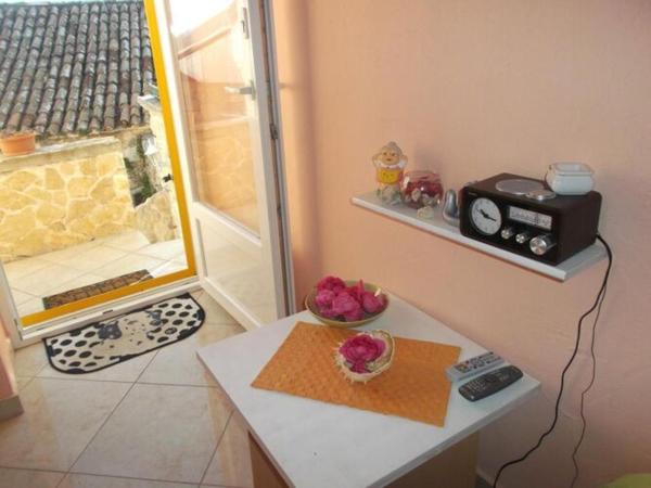Apartments Sunce - One Bedroom Apartment With Terrace And Sea View - Tisno
