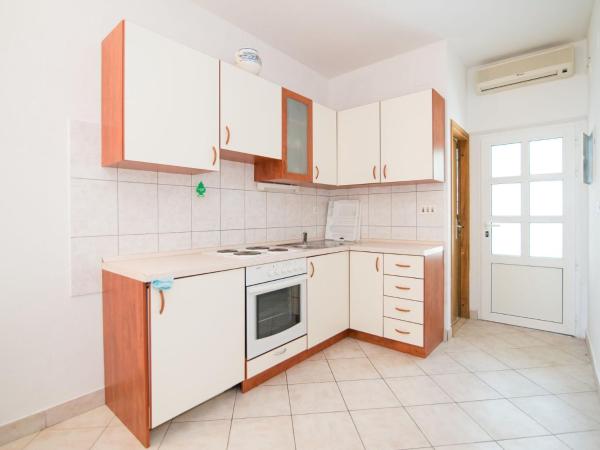 Auf dem Foto ist das Objekt Apartments Neva- One Bedroom Apartment in der Stadt Selca zu sehen.