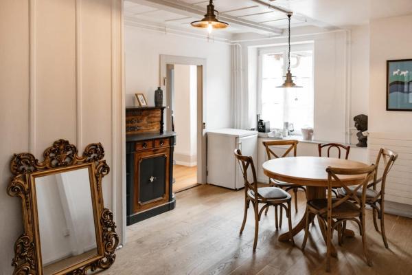 På bildet vises objektet Charmant appartement en vieille ville de Morat som ligger i byen Murten.