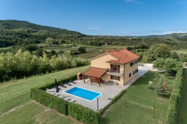 Na zdjęciu widoczny jest obiekt Villa Soffia with Private Pool położony w mieście Lindar.