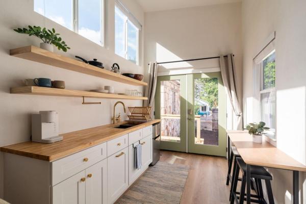 A la foto es mostra l'objecte BoHo Tiny Home - Walkable to the Best of East Austin situat a la ciutat de Austin.
