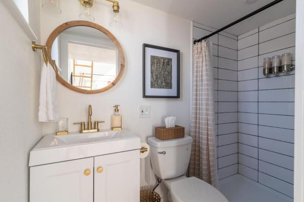 Foto 4: BoHo Tiny Home - Walkable to the Best of East Austin
