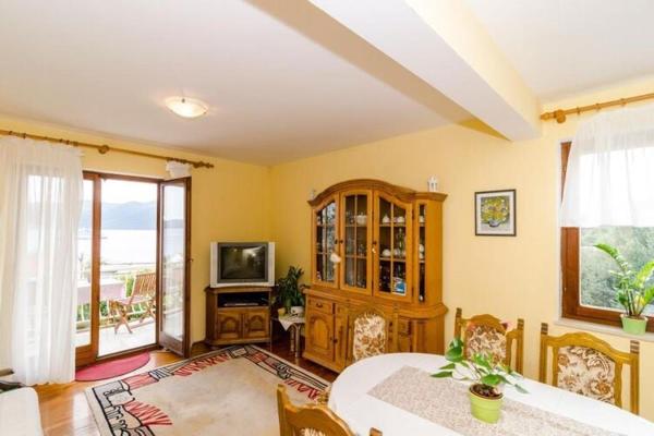 A la foto es mostra l'objecte Apartments Klara-Gorjana - Two Bedroom Apartment with Balcony and Sea View 1 situat a la ciutat de Viganj.
