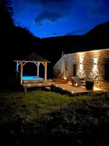 A la foto es mostra l'objecte La maison des volcans Cantal situat a la ciutat de Marcenat.