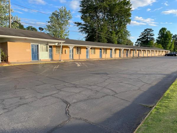 A la foto es mostra l'objecte Bel-Aire Motel Tuscaloosa situat a la ciutat de Cottondale.