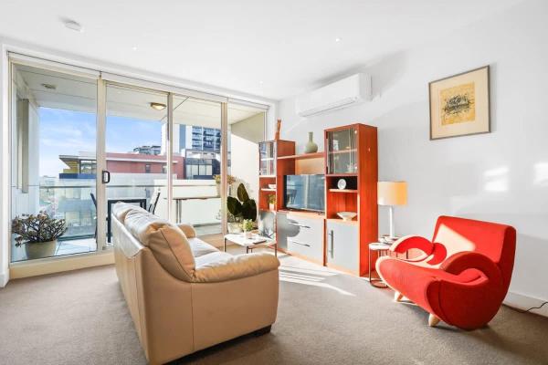 W30 - Sparkling North Melbourne Gem With Parking - Brunswick