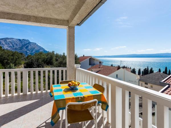 På billedet ses objektet Magdales - Comfort Three Bedroom Apartment beliggende i byen Omiš.