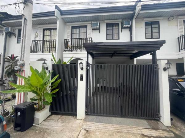Na zdjęciu widoczny jest obiekt Savana Townhouse in San Pablo Philippines położony w mieście Santa Monica.