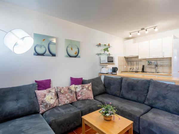 Na zdjęciu widoczny jest obiekt Apartment Zara - Two Bedroom Apartment with Balcony - ST położony w mieście Supetar.