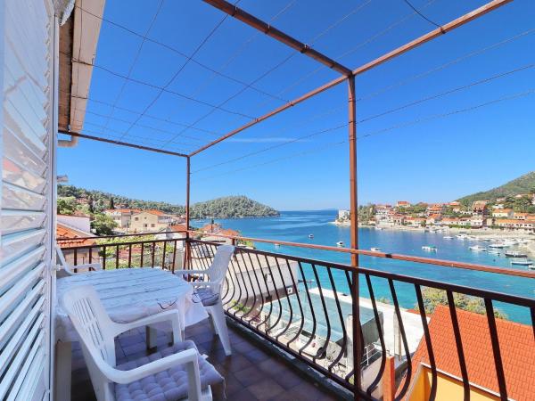 Na zdjęciu widoczny jest obiekt Apartments Peselj-One Bedroom Apartment with Balcony and Sea View 2 położony w mieście Babina.