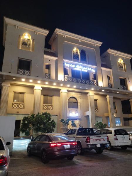 På billedet ses objektet شقق برج نوران للشقق المخدومة Nouran Tower Serviced Apartments beliggende i byen Al ‘Azīzīyah.