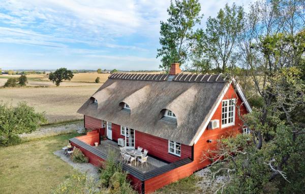 På billedet ses objektet 4 Bedroom Gorgeous Home In Nørre Alslev beliggende i byen Guldborg.
