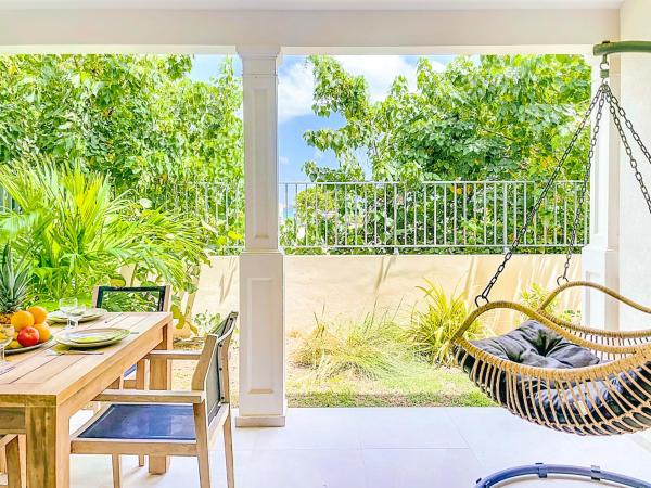 Serenity beachfront studio in Orient Bay, Orient Bay