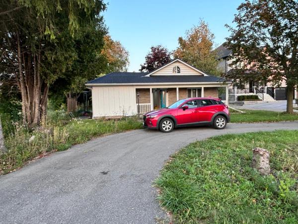 Nella foto è visibile l'oggetto Entire bungalow, full privacy, free parking situato nella città di Hampton.