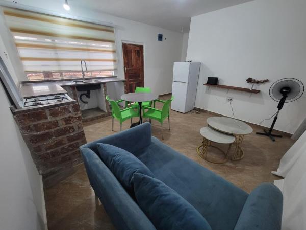 Kitumba Lodge, 1 bed, kitchen & Lounge