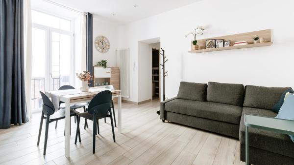 På billedet ses objektet Botanic Apartments - Rooms beliggende i byen Napoli.