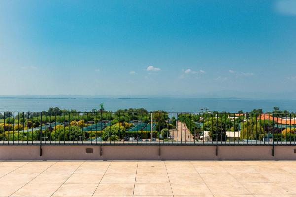 A la foto es mostra l'objecte Lido Vista Apartments situat a la ciutat de Lazise.