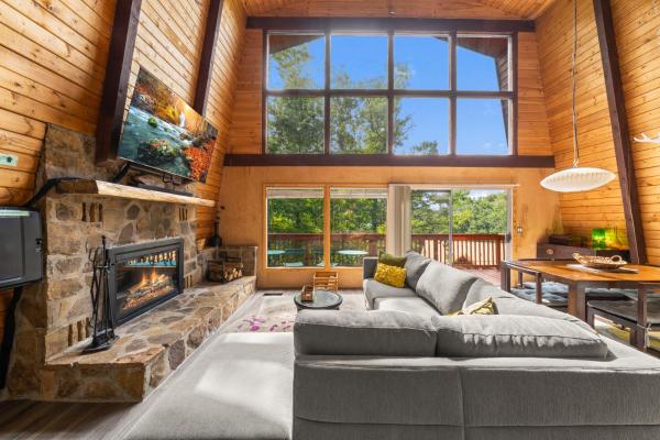 Treetops Chalet - 3bd/2bt Boutique Cabin W/mt Leconte Views In Gatlinburg - Gatlinburg, TN