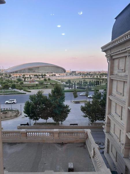 3 floors 4 bedroom seaside apart, Baku